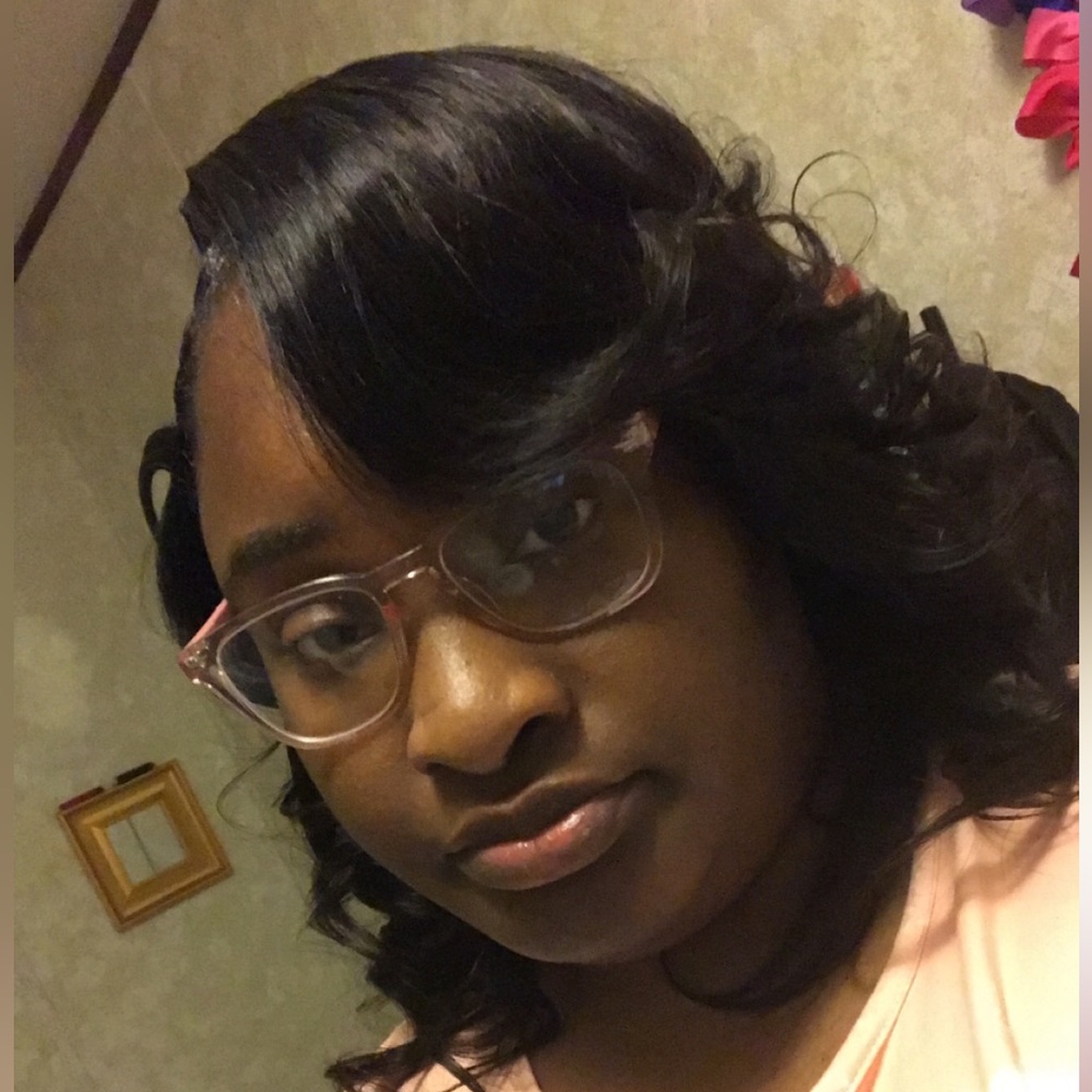 Meet your Posher, Timia